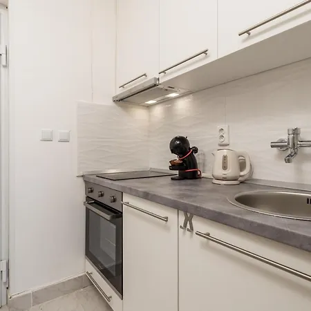 Apartment Vertigo